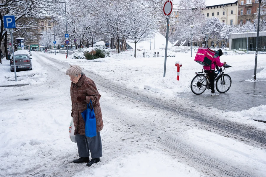 Zbog očekivanih snežnih oluja, u četvrtak bi se moglo izdatiti i crveno upozorenje.