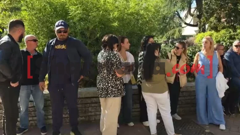 Stanovnici Memaliaja protiv ujedinjenja s Tepelenom, protestuju ispred Skupštine! Odbor za zakonodavstvo raspravlja o predlogu zakona o teritorijalnom uređenju (VIDEO) - Shqiptarja.com