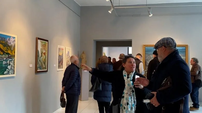 35 umetnika domaćih i stranih, izložba u gradu Beratu - Shqiptarja.com