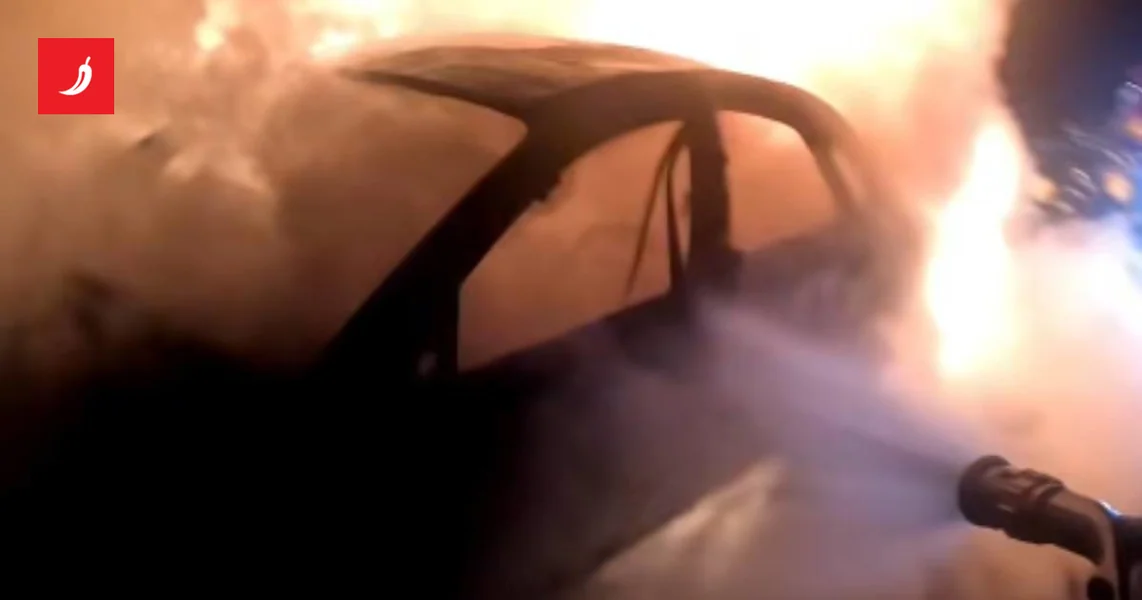 VIDEO Auto planuo na A2 između Jankomira i Zaprešića, vatrogasci objavili snimku