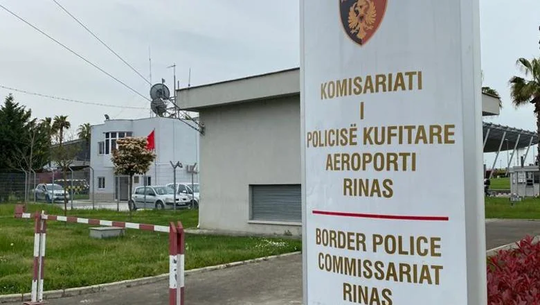 Rinas / Pokušali su da uđu u Albaniju lažnim dokumentima, uhapšeno 6 Kineza! U pritvor i 1 Beloruskinja koja kontrabandovala botoks i filere