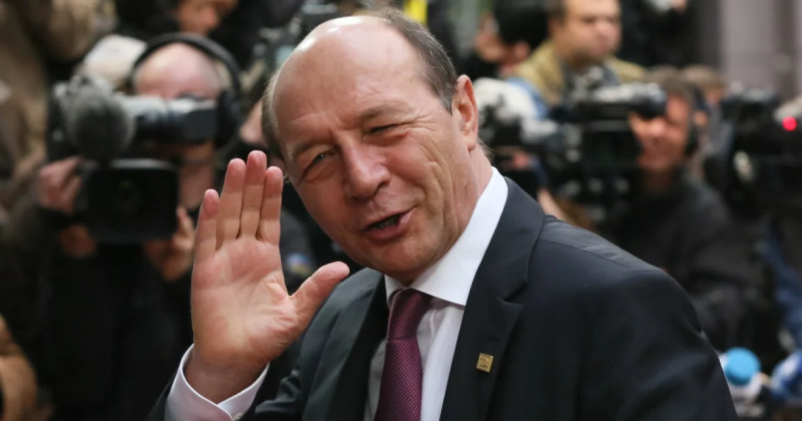 Basescu kritikuje strategiju Nicusor Dan: 'Ako bih bio predsednik, objavio bih da sletim u Pragu u 22 časa i da se u 24 časa sastanem sa partijama'