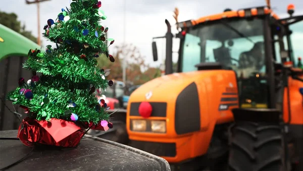 Poljoprivrednici: odlučni za Božić na blokadama – naplatne stanice otvaraju se za vikend