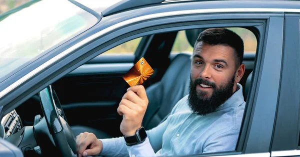 (P) Kako kompanije mogu da optimizuju svoje flote jednim karticom za gorivo?