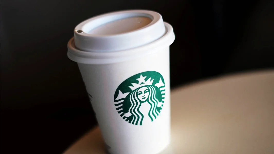 Starbucks: Zašto se zatvaraju 250 prodavnica u SAD - Documento