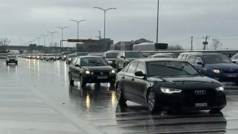 Visok protok vozila na pravcu Milot-Lezhë, saobraćaj otežan i na ulazu u grad Lezhë