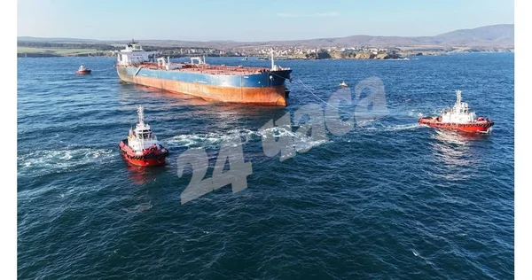 Pogledajte kako tegljači vuku tanker 'Kairos' ka Burgaskom zalivu (Video, snimci)