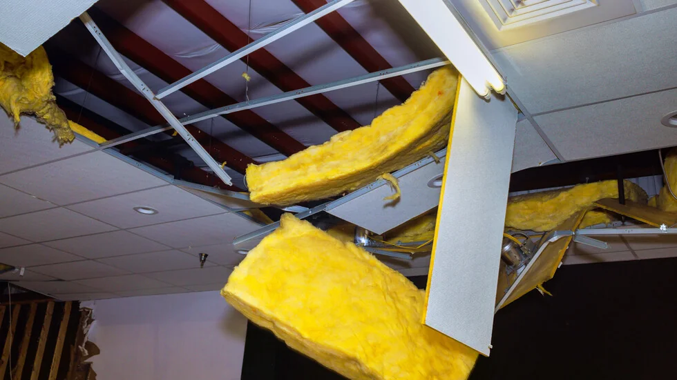 Pao je deo plafona u tržnom centru Kosmos u Solunu (VIDEO)