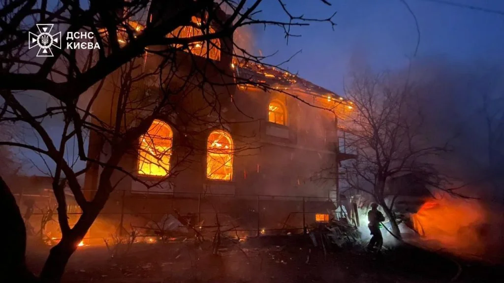 Rusija ga raketirala Kijev pre nego što se Zelenski sretne sa Trampom i evropskim liderima