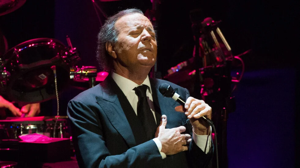 Slučaj "Hulio Iglesias": Sud će saslušati bivše službenice pevača koje ga optužuju za seksualno uznemiravanje