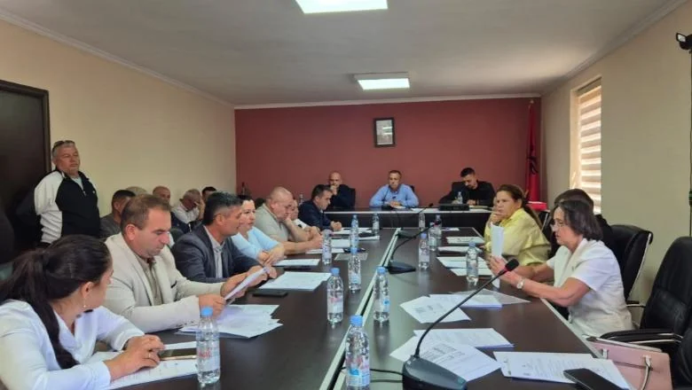 Teritorijalna reforma, Prrenjasi kaže 'ne' udruživanju sa Librazhdom! Nijedan glas za u opštinskom savetu - Shqiptarja.com