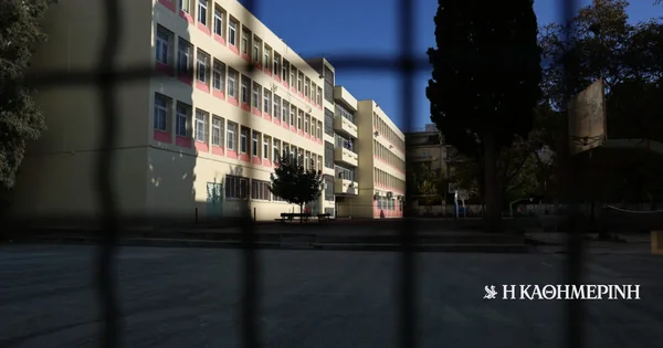 Kipseli: Krivično gonjenje za dve teške krivične radnje protiv 16-godišnjakinje koja je ranila drugaricu iz razreda nožem leptir tipa