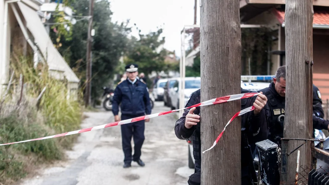 Strah u Ajiju: muškarac se zatvorio s oružjem u svom domu – pretio da sebi oduzme život