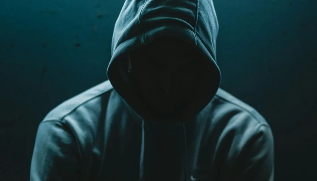 Naoružana pljačka u Pireju: Nepoznata osoba ukrala 12.000 evra iz prodavnice igara na sreću - Documento