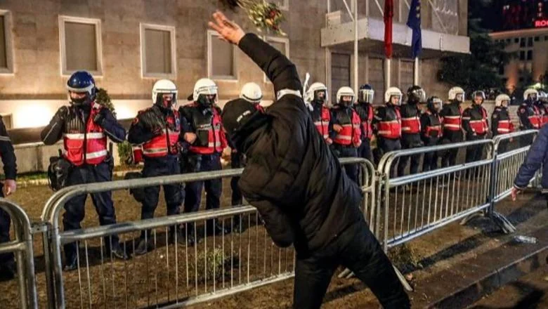 Ilir Yzeiri: Protest bez ideje je nasilje prema sebi