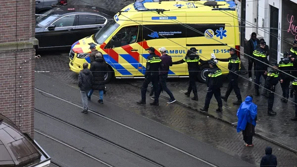 Holandija: Automobil je pregazio pešake u gradu Nunspeetu - Documento