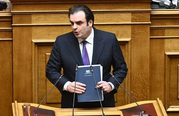 Pierrakakis: «Budžet za 2026. godinu doprinosi jačanju kupovne moći zaposlenih» - Documento