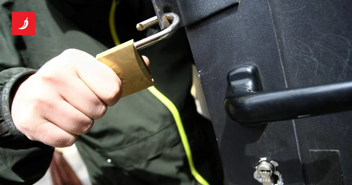 Španski državljanin u Šibeniku ukrao frizersku opremu i 4.200 evra. Policija ga pronašla u apartmanu