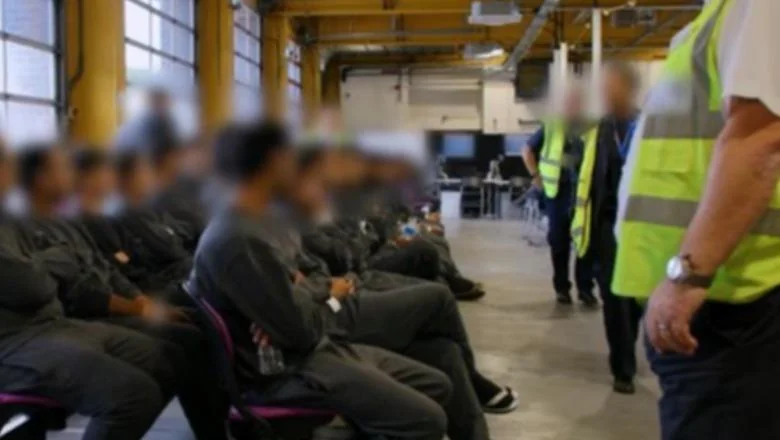 Emigrantima će im konfiskovati telefone! Evo šta obuhvataju nove mere za azilante u Velikoj Britaniji