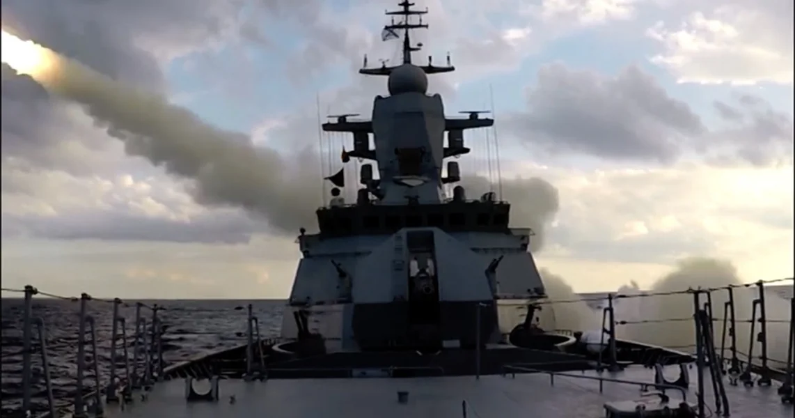 Komandant korvete Soobrazitelni koji je ispalio crvene rakete za signalizaciju prema danskom helikopteru, nagrađen od ruskog ministra odbrane