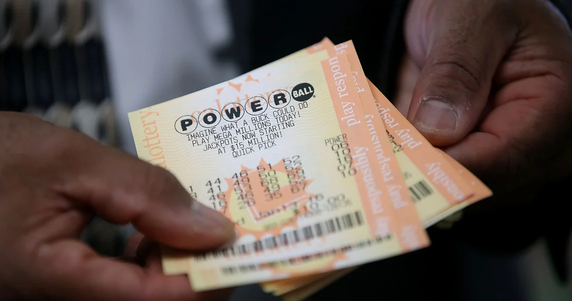 Priča mladića koji je sa 21 godinu osvojio 28 miliona dolara na lotou. Odluka koja mu je pomogla da ne bankrotira.