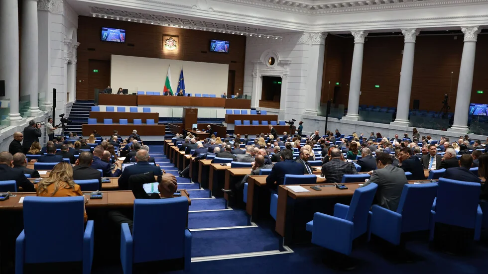 Narodna skupština usvojila, ali posle preglasavanja odbacila ideju da NSO obezbeđuje samo lica koja obavljaju visoke državne dužnosti