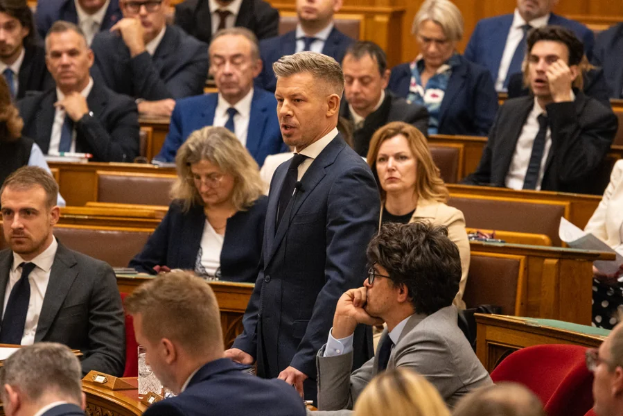 Mađar Péter: Suverena spoljašnja politika podrazumeva da premijer odgovara na uvredljive i netačne reči ukrajinskog ministra spoljnih poslova