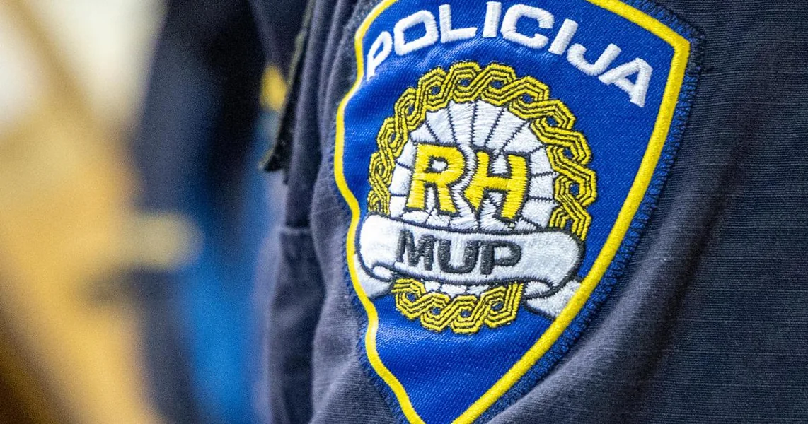 Ugušio se dimom, uzrok požara peć na čvrsta goriva. Vatra se sama ugasila...