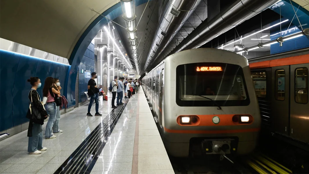 Metro: Kašnjenje i gužva na liniji 3 - Zaustavljen je voz - Documento