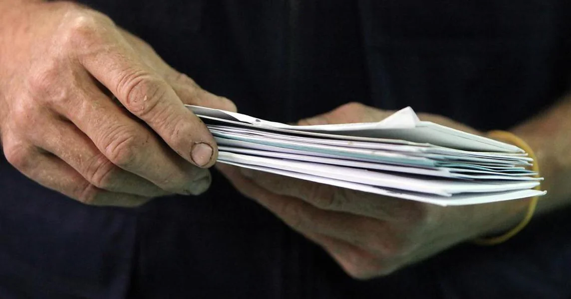 U jezero bacio na desetine pisama i računa