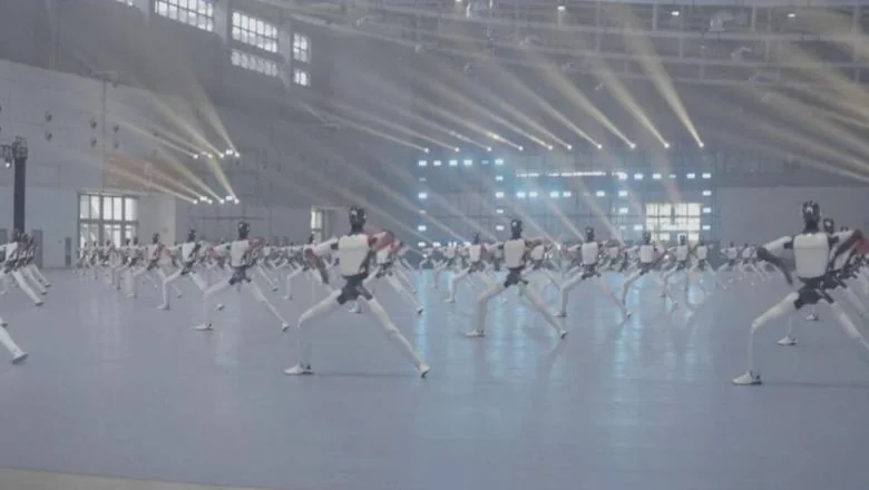 Kina: Sinkronizovano plesanje 110 robota ulazi u Ginisovu knjigu rekorda (VIDEO)