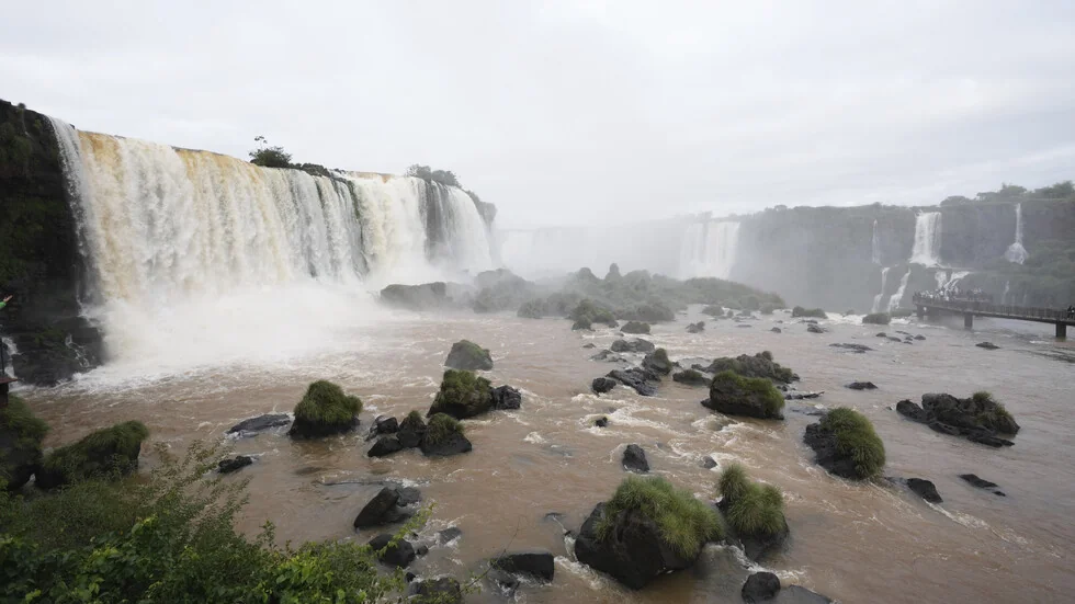 Privremeno su ograničili pristup turistima do vodopada Iguazu