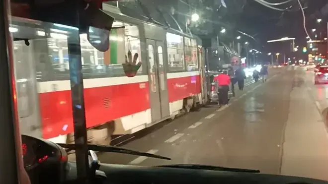 Tramvaj i lak automobil sudarili su se u Sofiji
