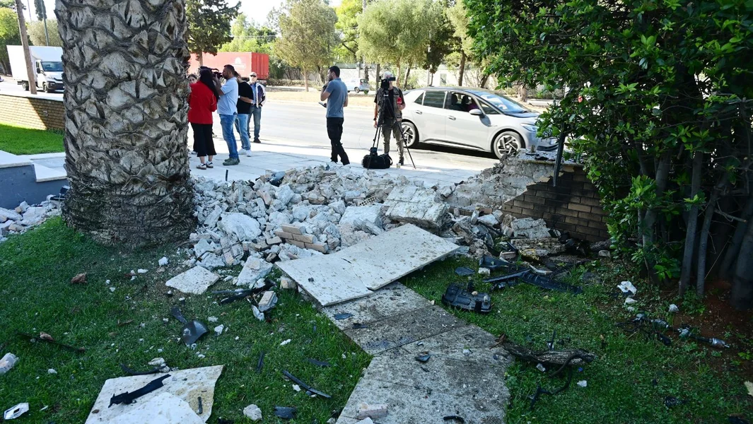Glyfada: Mašina se odlepila od automobila i gorela - Kako se desila tragedija sa 3 poginula - Documento