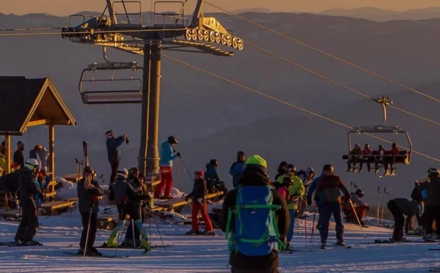 Hoće li danas doći kraj dugim čekanjima na Bjelašnici: Najavljeno vraćanje šestosjeda u funkciju