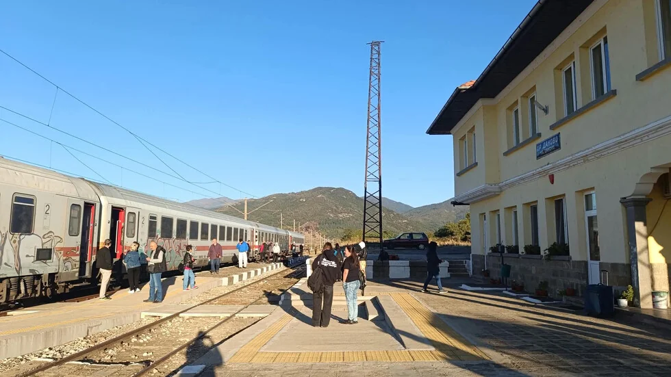 Izticanje gasa iz cisterna na železničkoj stanici Karlovo