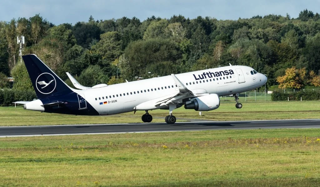 Ljon: Prisilno sletanje za avion Lufthanse sa 198 putnika - Eksplodirala powerbank - Documento