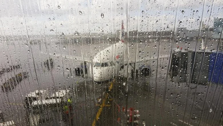 Loše vreme odlaže nekoliko letova na aerodromu Rinas, ali nema obustava! Samo 6 otkazivanja tokom jutra i podne.