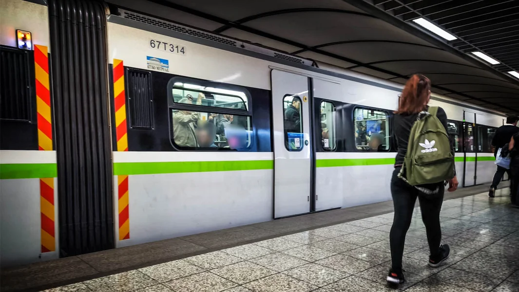 Novogodišnja večer: U koje vreme su poslednji polasci za Metro, Električni, Tramvaj, Autobusi - Documento