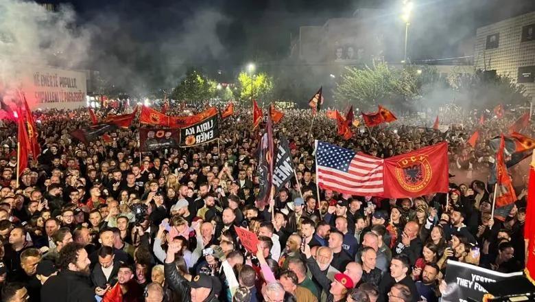 Kosovo/ 'Sloboda ima ime', na hiljade građana ponovo na protestu u podršci bivšim vođama OVK-a