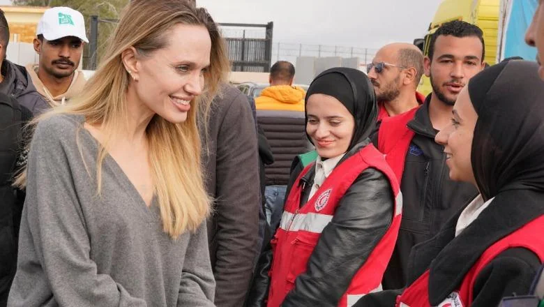 Angelina Jolie poseta na graničnom prelazu Rafah, sastaje se sa Palestincima i humanitarnim radnicima - Shqiptarja.com