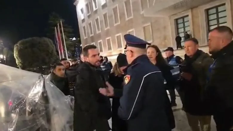 Lapaj ponovo se sukobljava sa policijom tokom noći, uzrok šator podignut ispod zgrade premijera: Hoćeš da mi uzmeš i dušu sada? Idi uhvati Belindu (VIDEO) - Shqiptarja.com