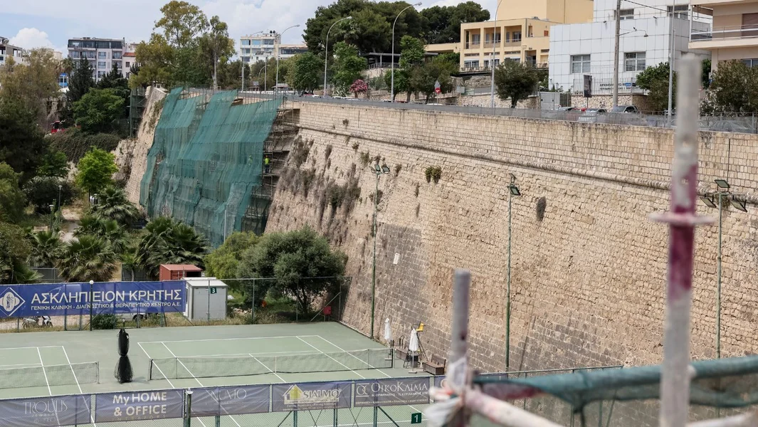 Heraklion: Preminuo 54-godišnjak koji je pao sa Venecijanskih zidova - Documento