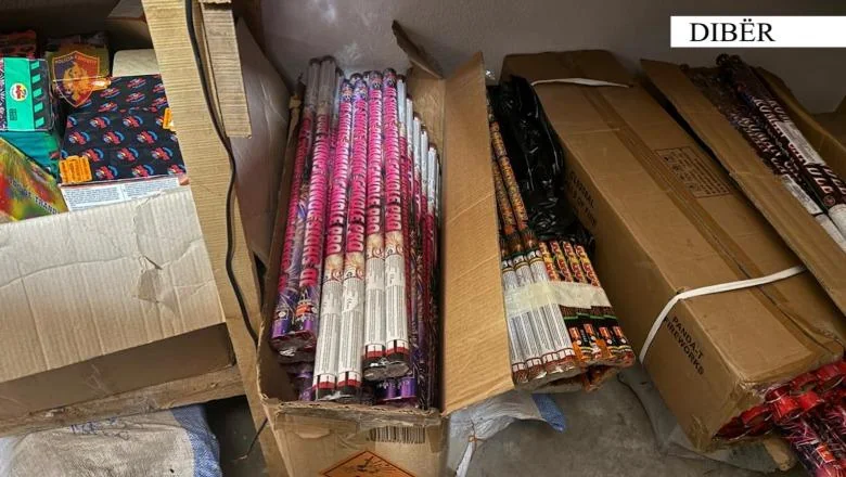 Prodavali su petarde u svojim prodavnicama, trojica trgovaca u Diberu su pod istragom, oduzene kutije sa pirotehnickim sredstvima