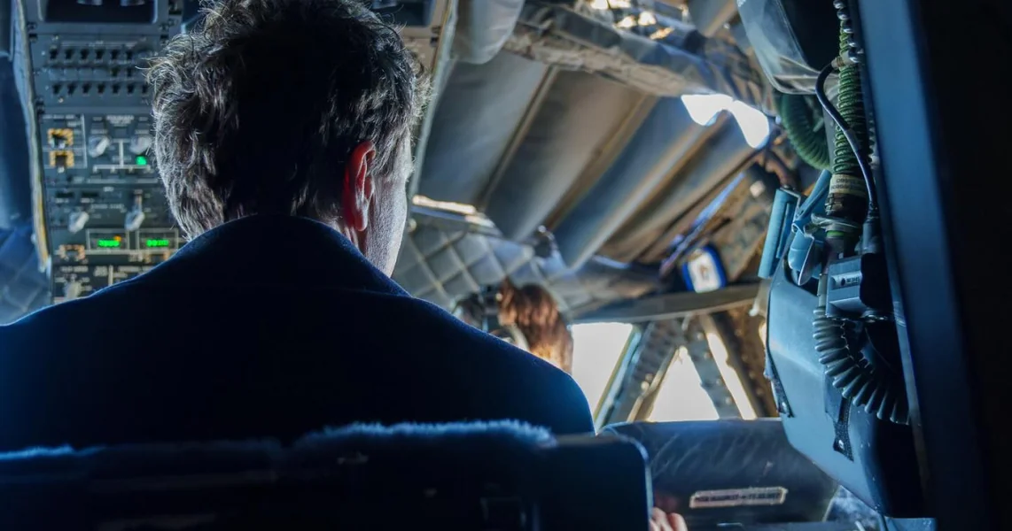 Avion Spartan, koji je doveo Nicușor Dan u Bukurešt, eskortovan iznad Švajcarske od strane dva aviona F-18. Reakcija predsednika.