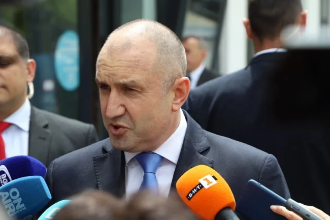 Bugarski predsednik Rumen Radev podneo ostavku, jedna godina pre isteka mandata
