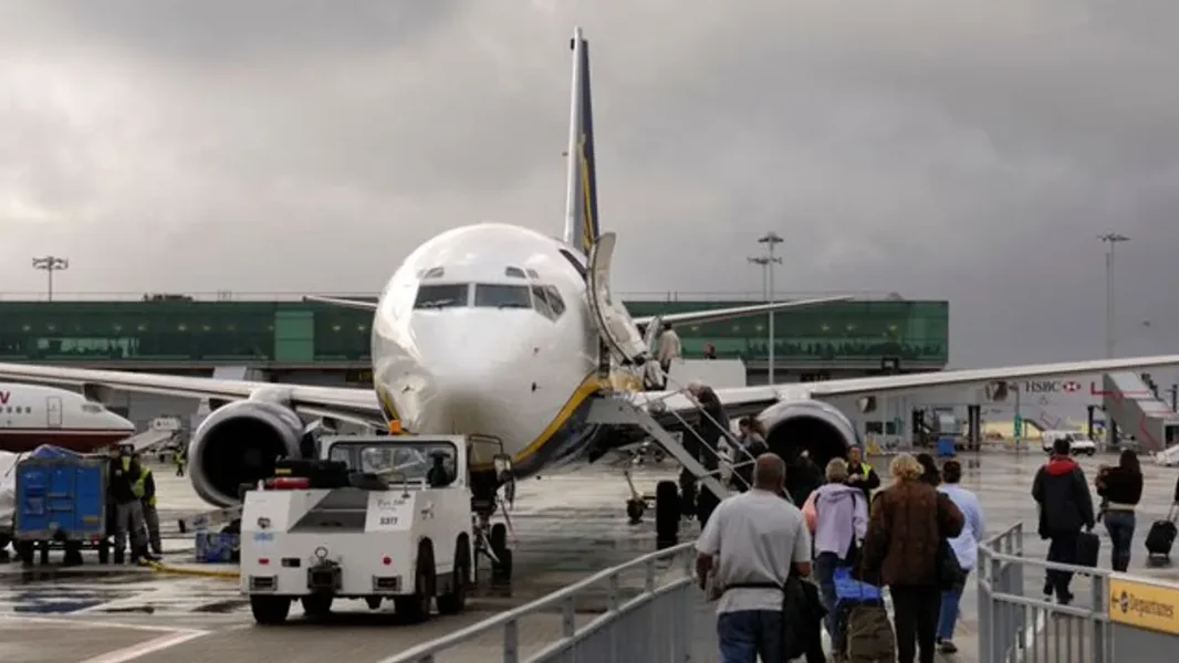 Tragedija na ivici: putnički avion sleteo u Mančester sa svega šest minuta goriva