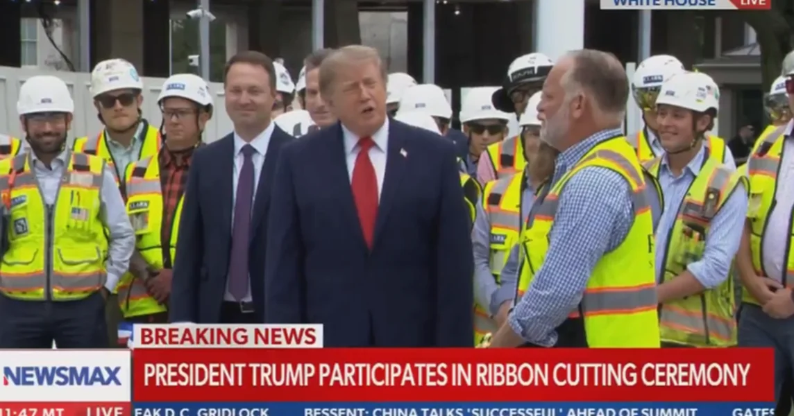 VIDEO Trump krenuo govoriti, ali niko ga nije mogao čuti: Ovo je posledica njegovog rata s medijima