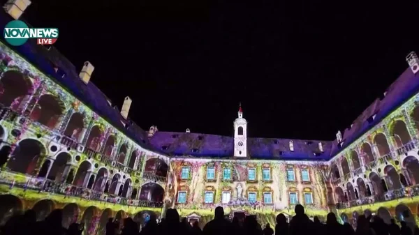 Svetlosni spektakl priča čarobnu priču u alpskom gradu (VIDEO)