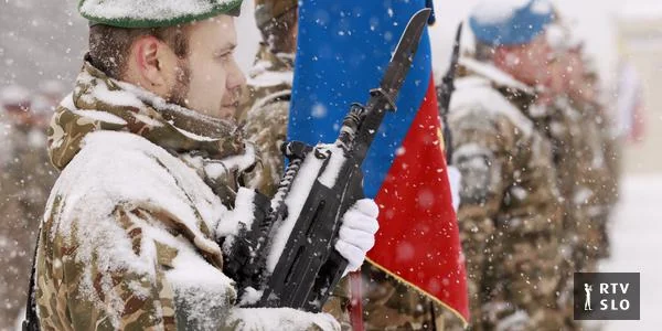 Slovenija šalje dva časnika Slovenske vojske na Grenland